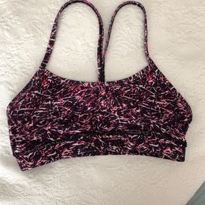 Lululemon sports bra / size 6